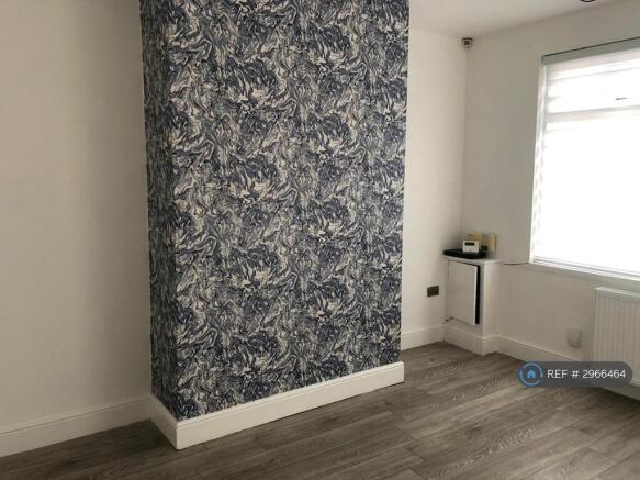 2 bed Terraced to rent Image 9
