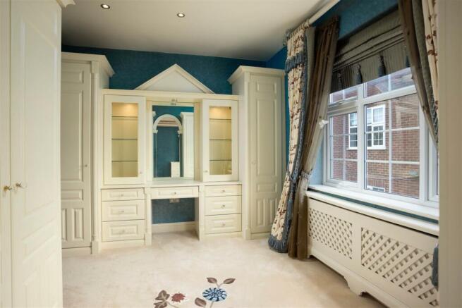 3 bed Apartment for sale Image 7