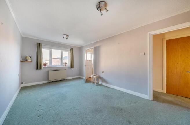 2 bed Apartment for sale Image 5