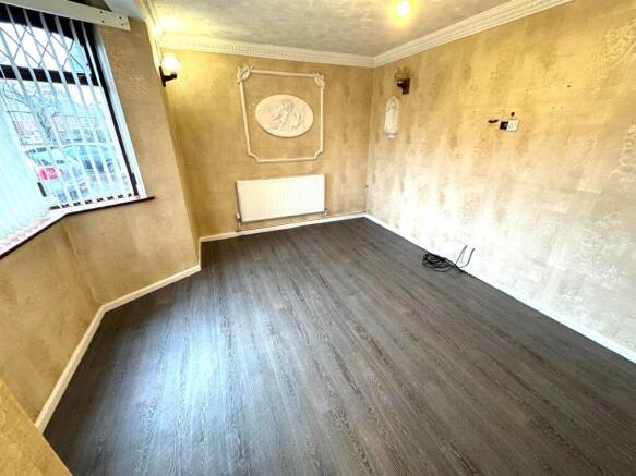 Sitting Room Pic 1