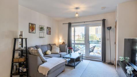 Spelthorne Grove, Sunbury-on-Thames, TW16 7FA, Sunbury-on-Thames, TW16 7FA