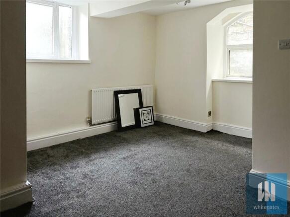 Studio to rent Image 6