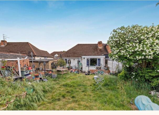 Mossbank Avenue, Luton, Bedfordshire, LU2 photo 5