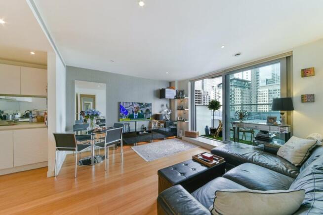 PAN PEN - EAST TOWER