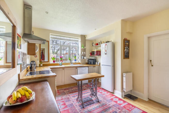 4 bed Detached for sale Image 12