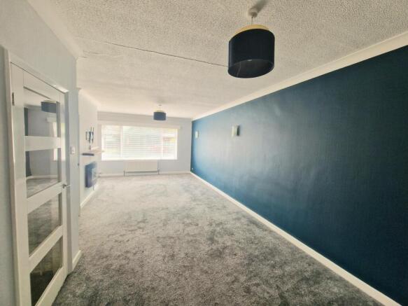 3 bed House to rent Image 5