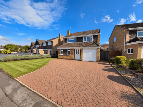 4 Bedroom Detached House