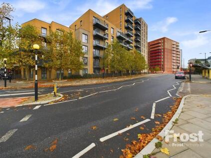 New Road, Feltham, TW14