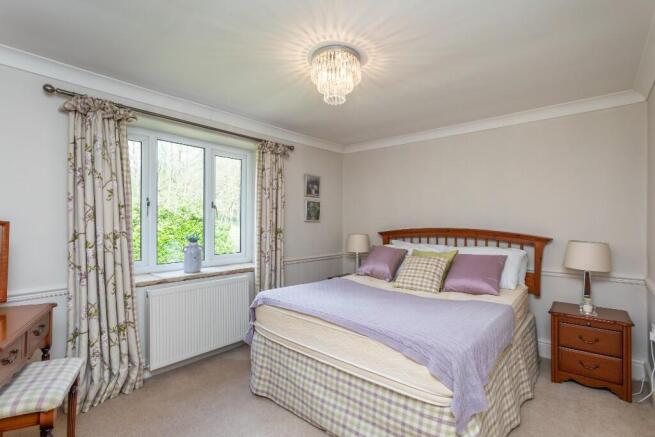 4 bed Detached for sale Image 10