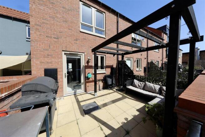 2 bed Terraced for sale Image 12