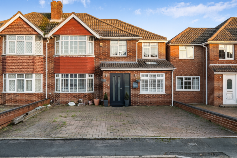 Bucklebury Close, Stratton St Margaret, Swindon, SN3