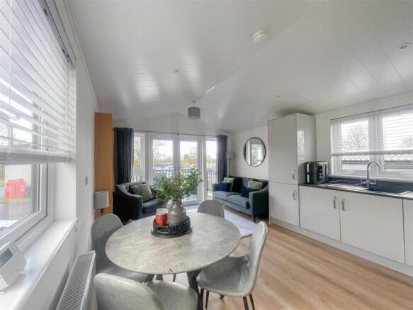 26 Ash Tree Park, Lower Norton Lane, Kewstoke, Weston-Super-Mare photo 5
