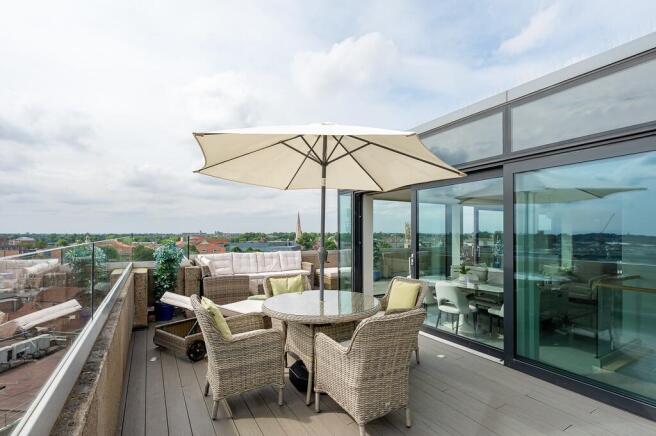 3 bed Penthouse for sale Image 5