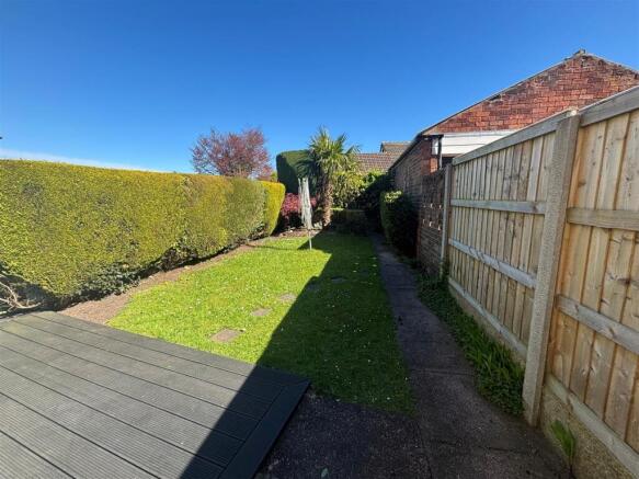 rear garden1.jpg