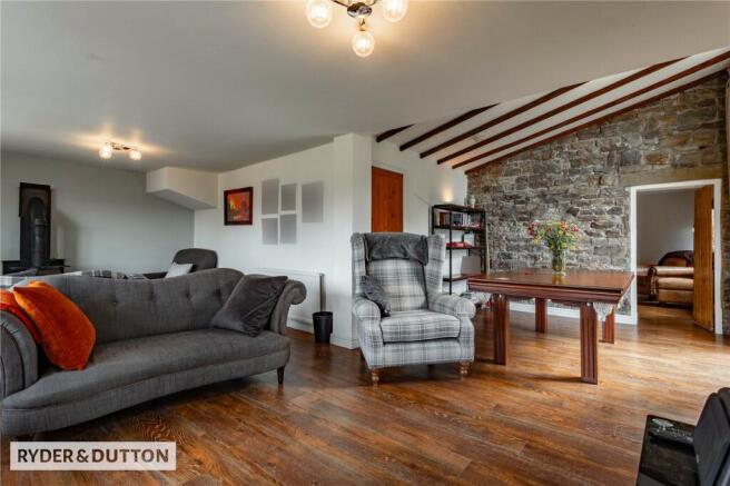 6 bed Detached for sale Image 6