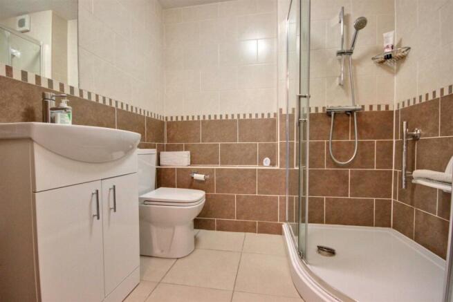 2 bed Apartment for sale Image 4