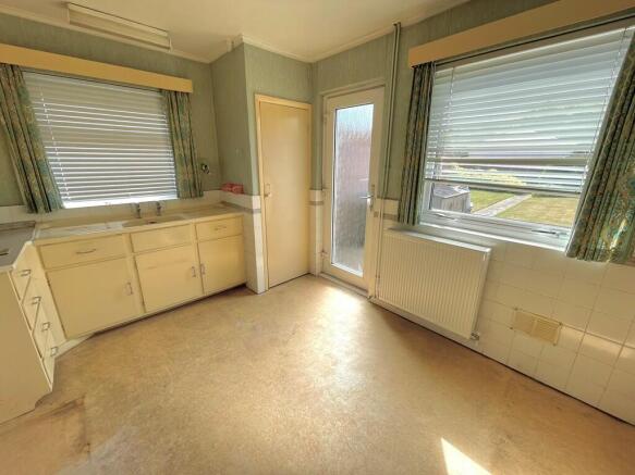 42 Russells Close...