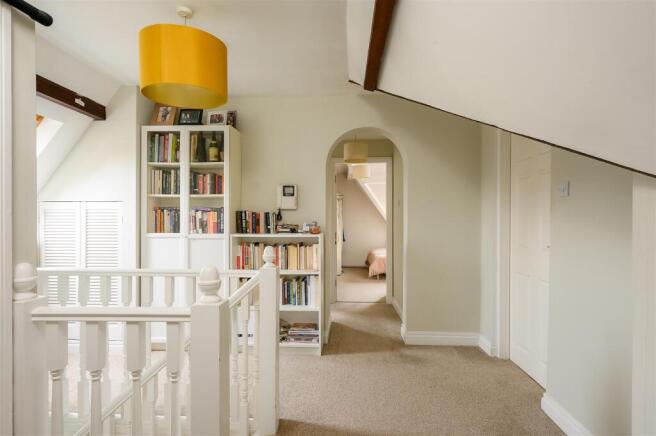 2 bed Apartment for sale Image 5