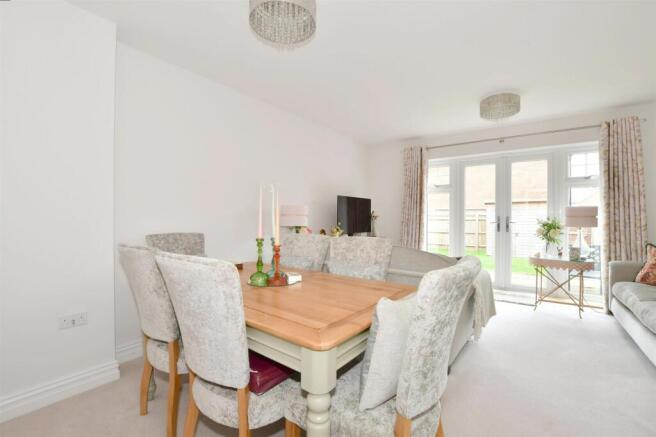 Lounge/Dining Room