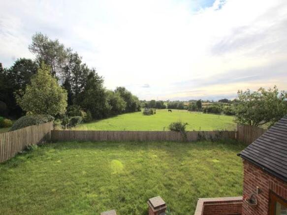 Garden & Paddock vie