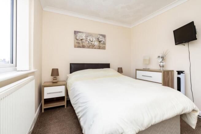 Bedroom 2 (2)