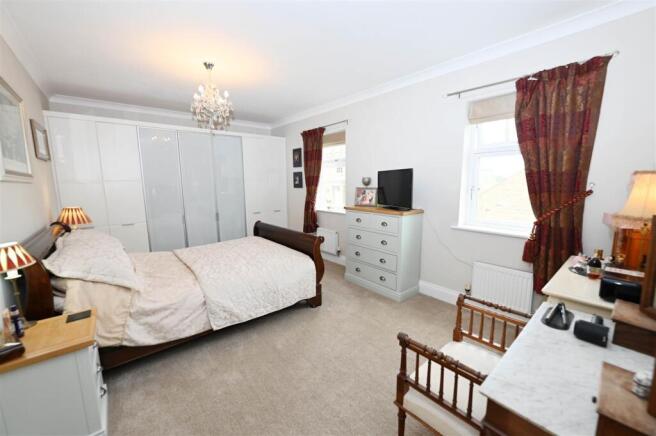 Double BEDROOM 1 (VIEWS)
