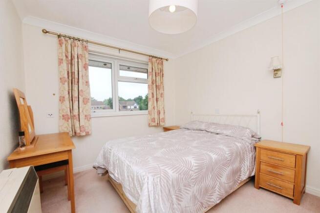 2 bed Apartment for sale Image 4