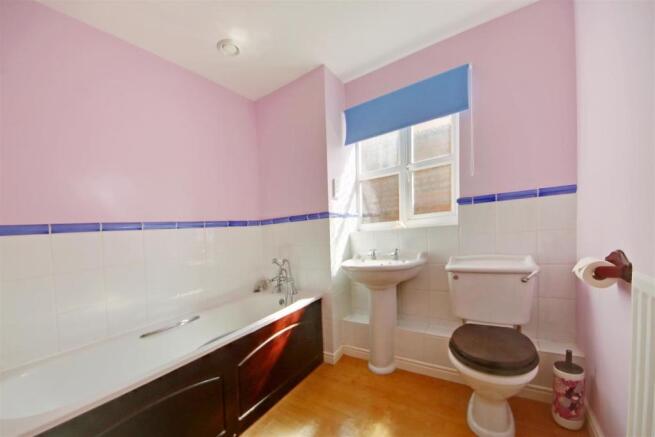 Bathroom.jpg