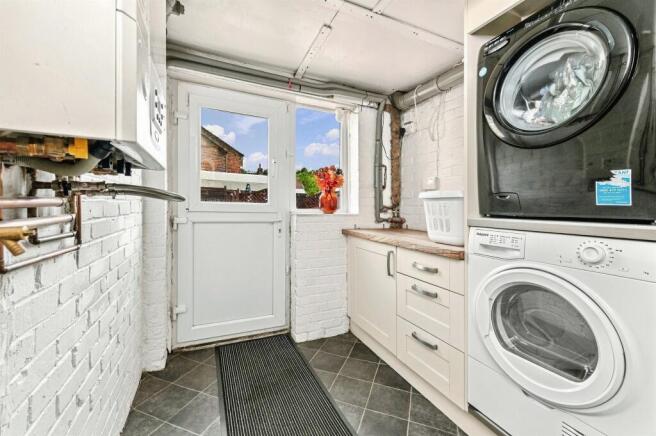 4 bed Semi-Detached for sale Image 7