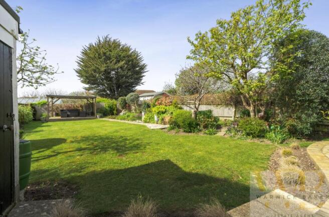 Buckingham Avenue, Shoreham-By-Sea photo 4