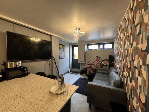 20241204_11391337...