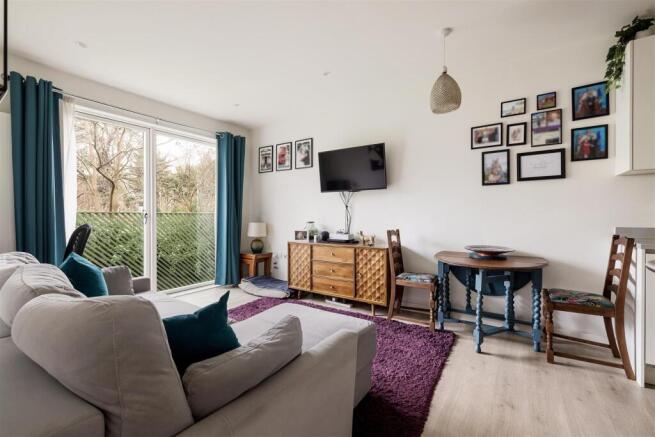 Gardner Close, E11