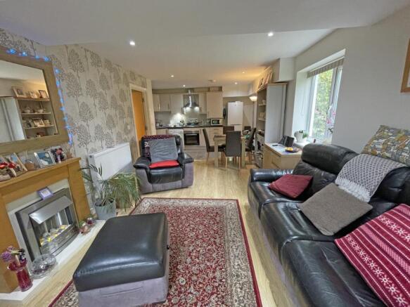 Grantley Gardens 96a - Living Room Front.jpg