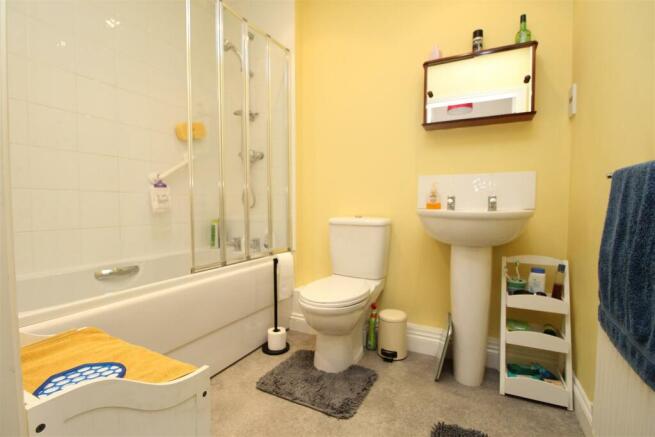 HOUSE BATHROOM/W.C