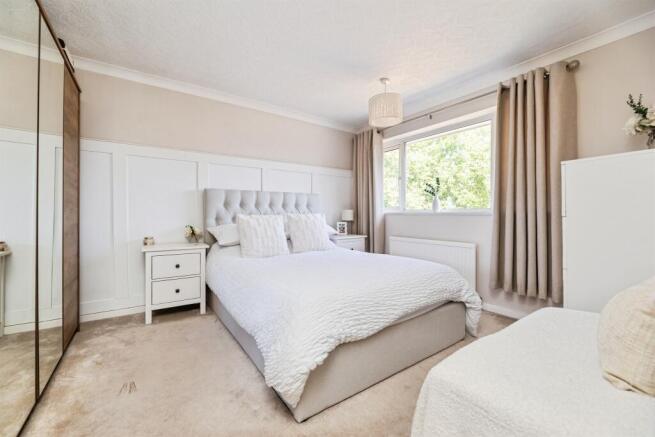 3 bed Terraced for sale Image 11