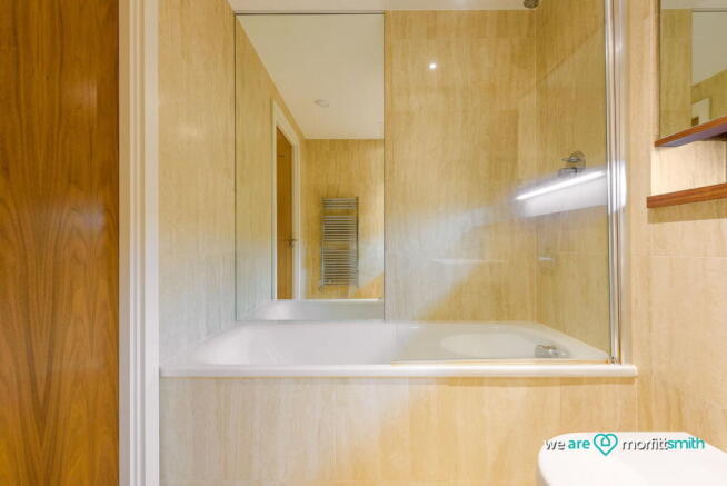 2 bed Apartment to rent Image 9