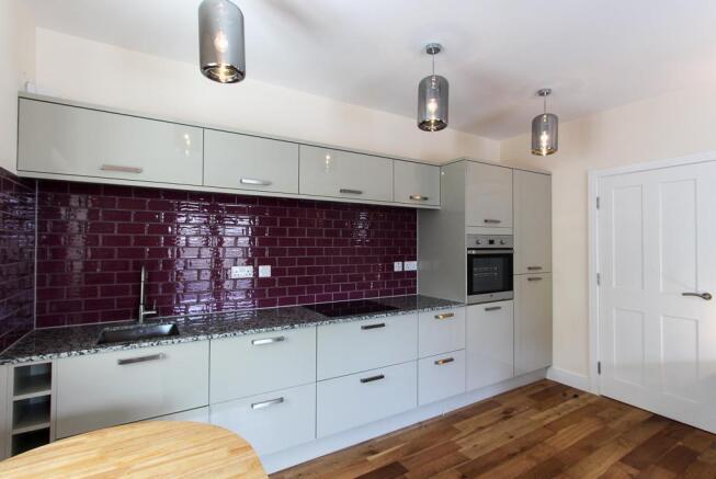 5, 1-3 Howard Gardens LR (5 of 8).jpg