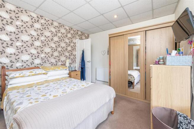 2 bed Terraced for sale Image 9