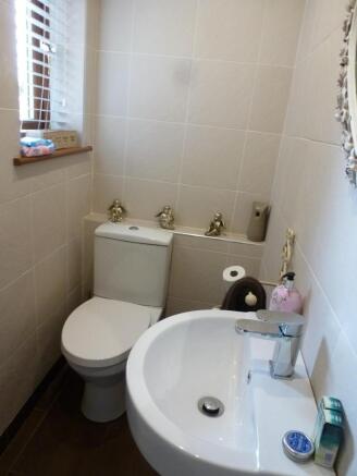 Cloakroom/wc
