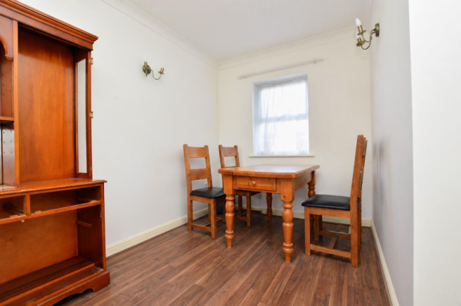 Willow House, Station Road, Linslade, LU7 2NF photo 4