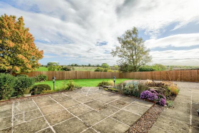 6 Meadow Lane (47).jpg