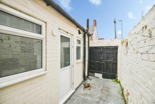 2 bed Terraced for sale Image 9