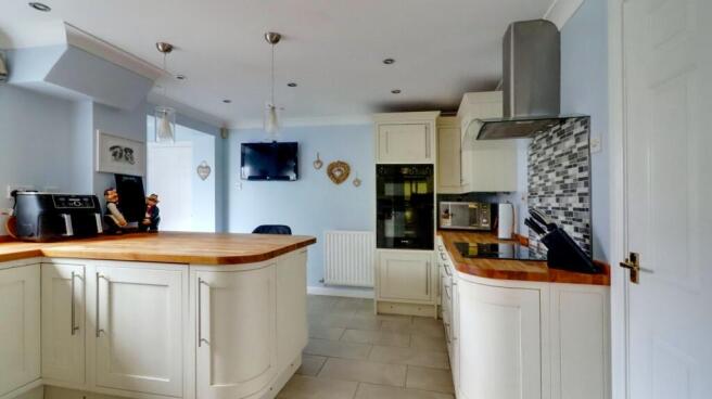 4. Kitchen 1