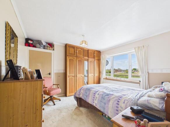 3 bed Semi-Detached for sale Image 10
