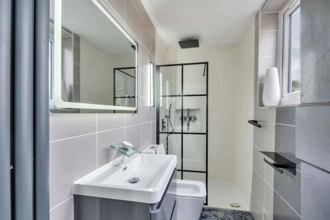 Fourth En suite