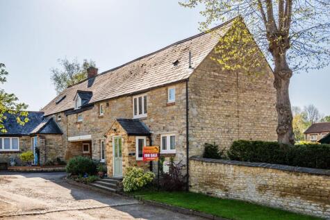 High Street North, Tiffield, NN12