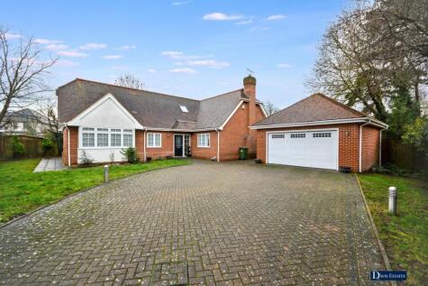 Tall Pines Close, Emerson Park, Hornchurch, RM11