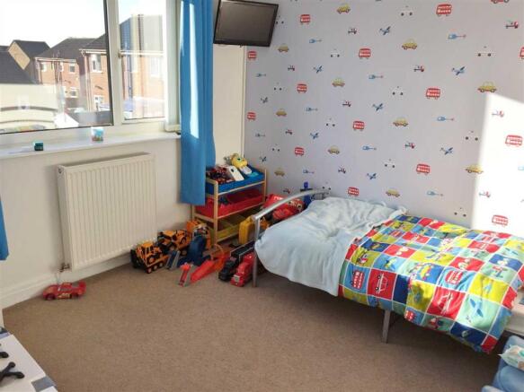 Bedroom (rear)
