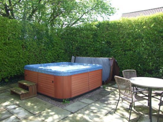 HOT TUB