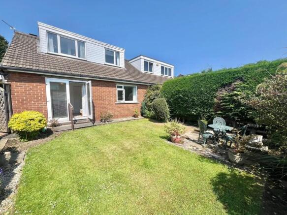3 bed Semi-Detached Bungalow for sale Image 4